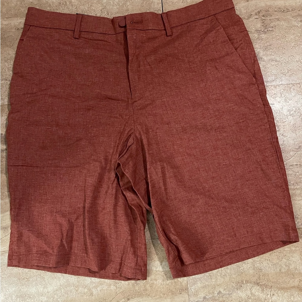 Banana Republic Shorts, size 34. NWT